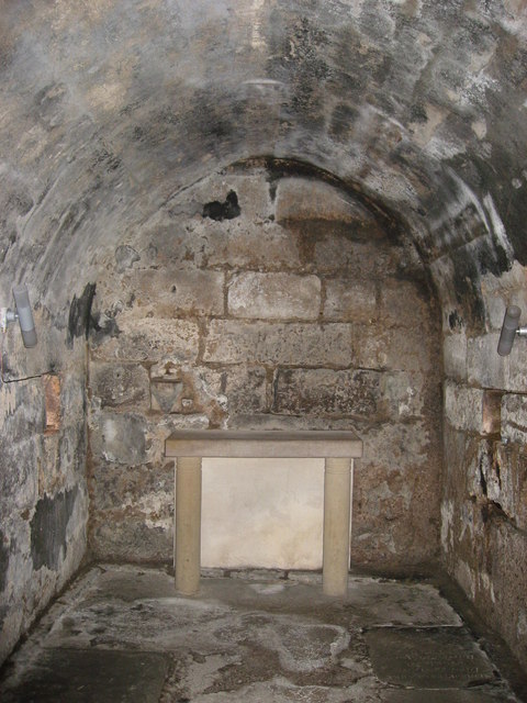 7th-century_Hexham_crypt